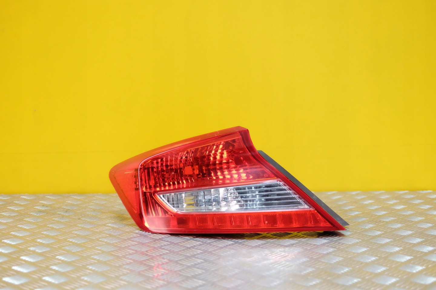 Honda Civic I SB Rückleuchte 33550TR0E01 Rearlamp - Thumbnail 1