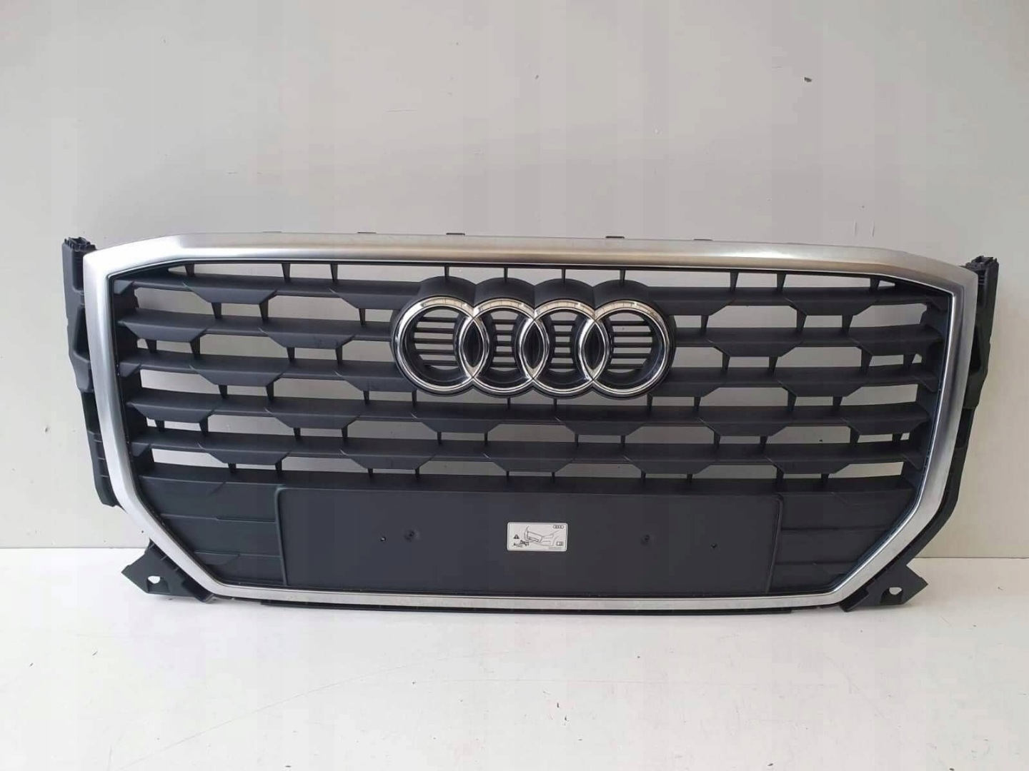 Audi Q2 Kühlergrill FRONTGRILL Kühlergitter 81A853651 - Thumbnail 1