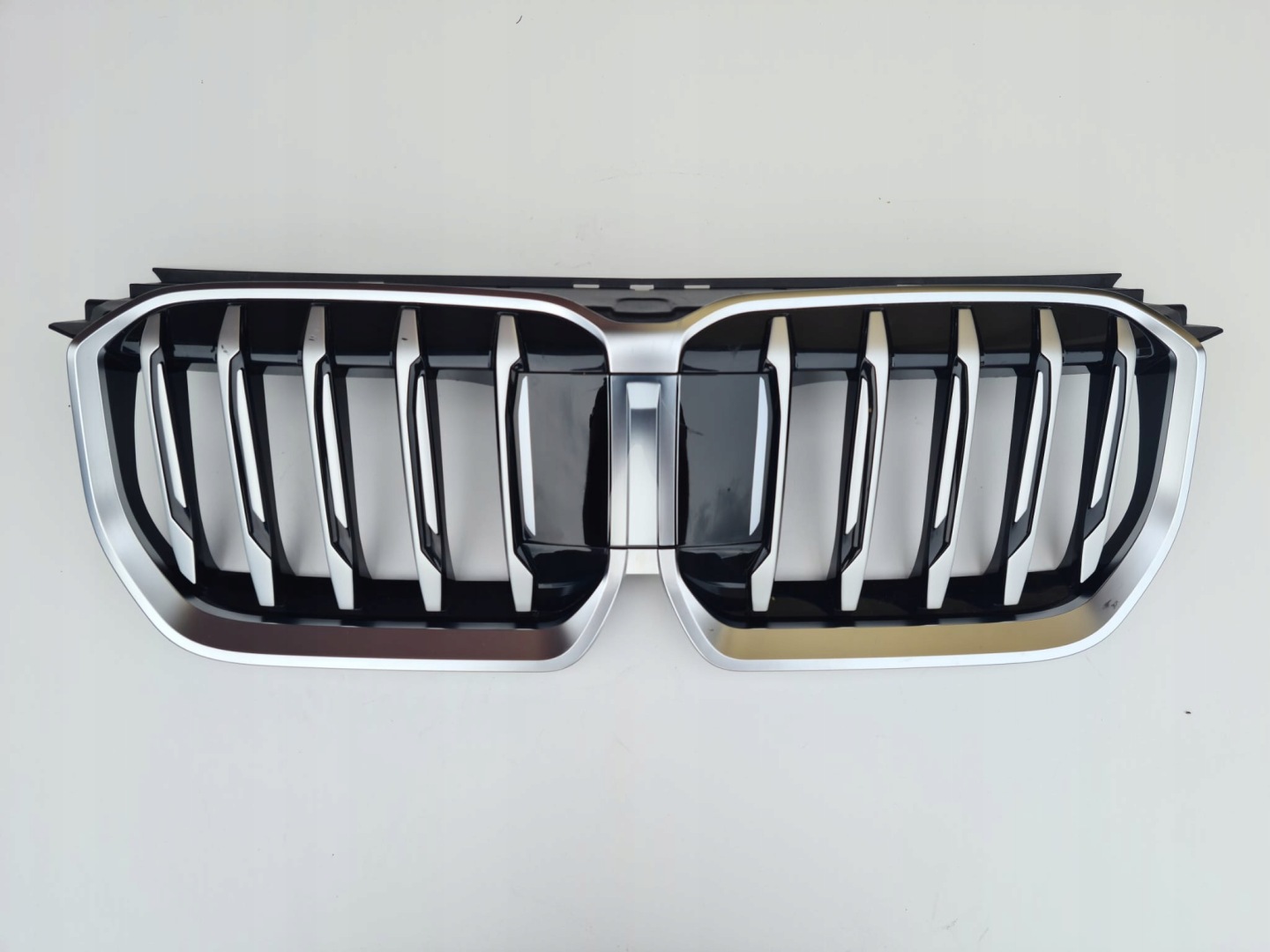 BMW X1 U11 Kühlergrill FRONTGRILL Kühlergitter 5113185 - Thumbnail 1