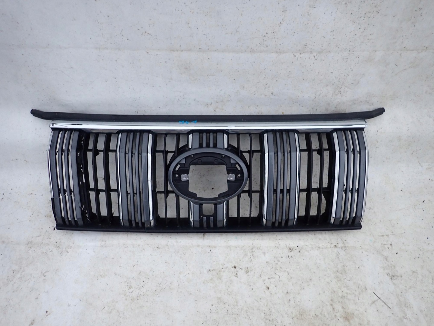 Toyota Land Cruiser J7/J9/J12/J15/J25 J15 Kühlergrill FRONTGRILL 5310160F10 - Thumbnail 1