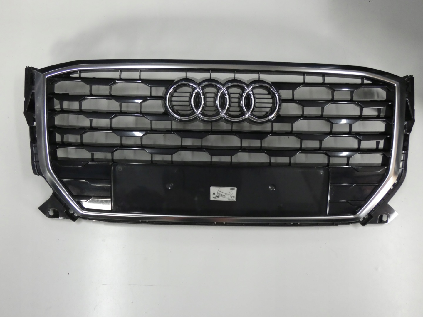 Audi 81A Kühlergrill FRONTGRILL Kühlergitter 81A853651 - Thumbnail 1