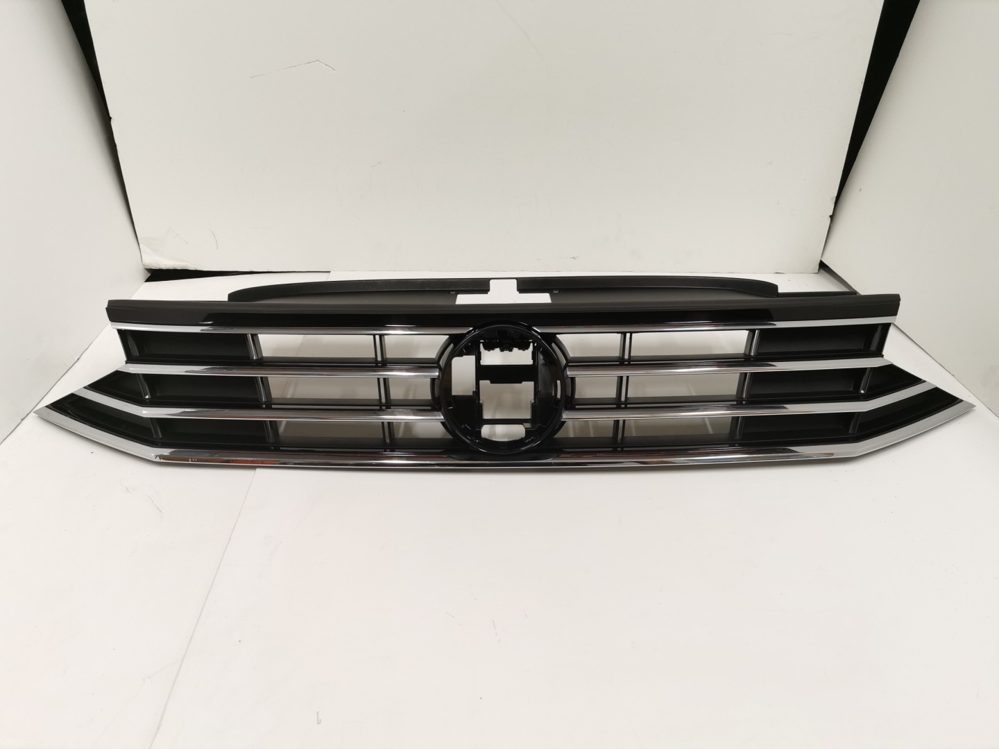 VW Passat B8 Kühlergrill FRONTGRILL Kühlergitter 3G0853653LS - Thumbnail 1