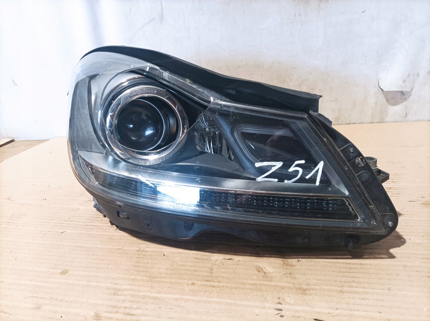 Frontscheinwerfer Mercedes-Benz C-Klasse W204 A2048204439 Bi-Xenon Rechts Headlight - Thumbnail 1