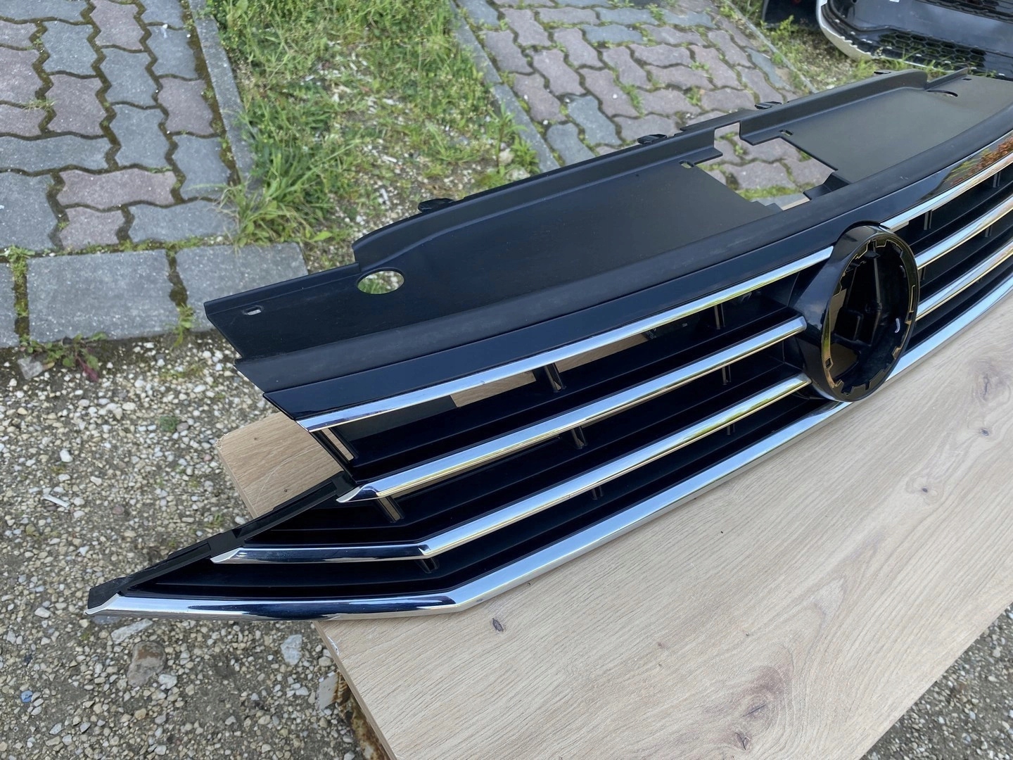 VW Passat B8 Kühlergrill FRONTGRILL Kühlergitter 3G0853653DJ - Thumbnail 3