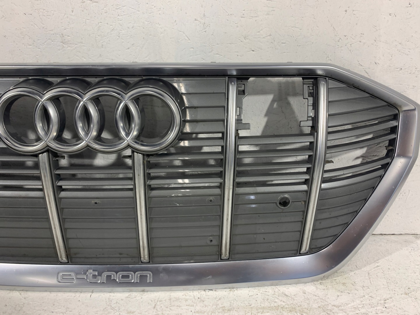 Audi e-tron Kühlergrill FRONTGRILL Kühlergitter 4KE853651 - Thumbnail 6
