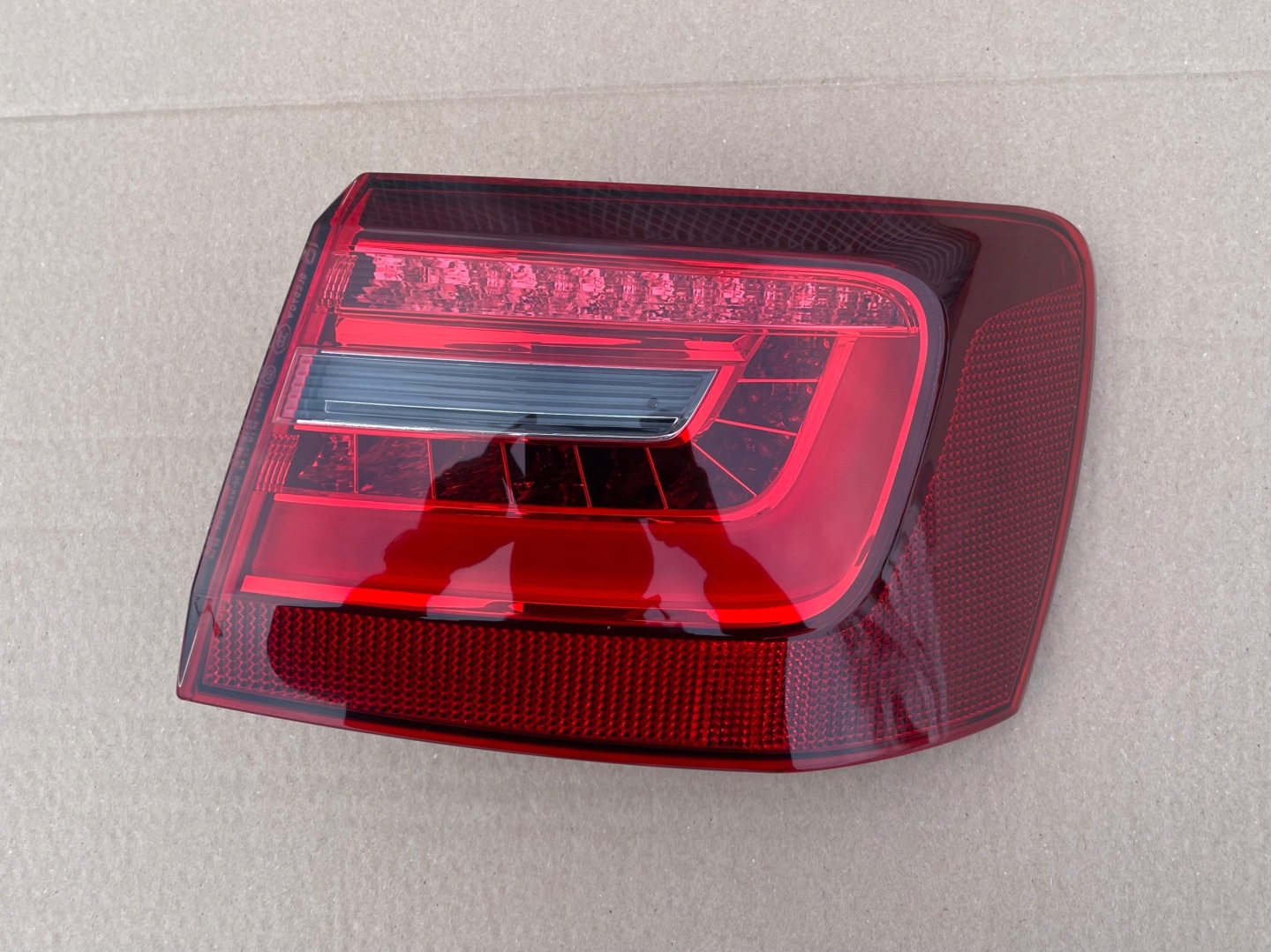 Audi A6 Rückleuchte 4G9945096D Rearlamp - Thumbnail 1