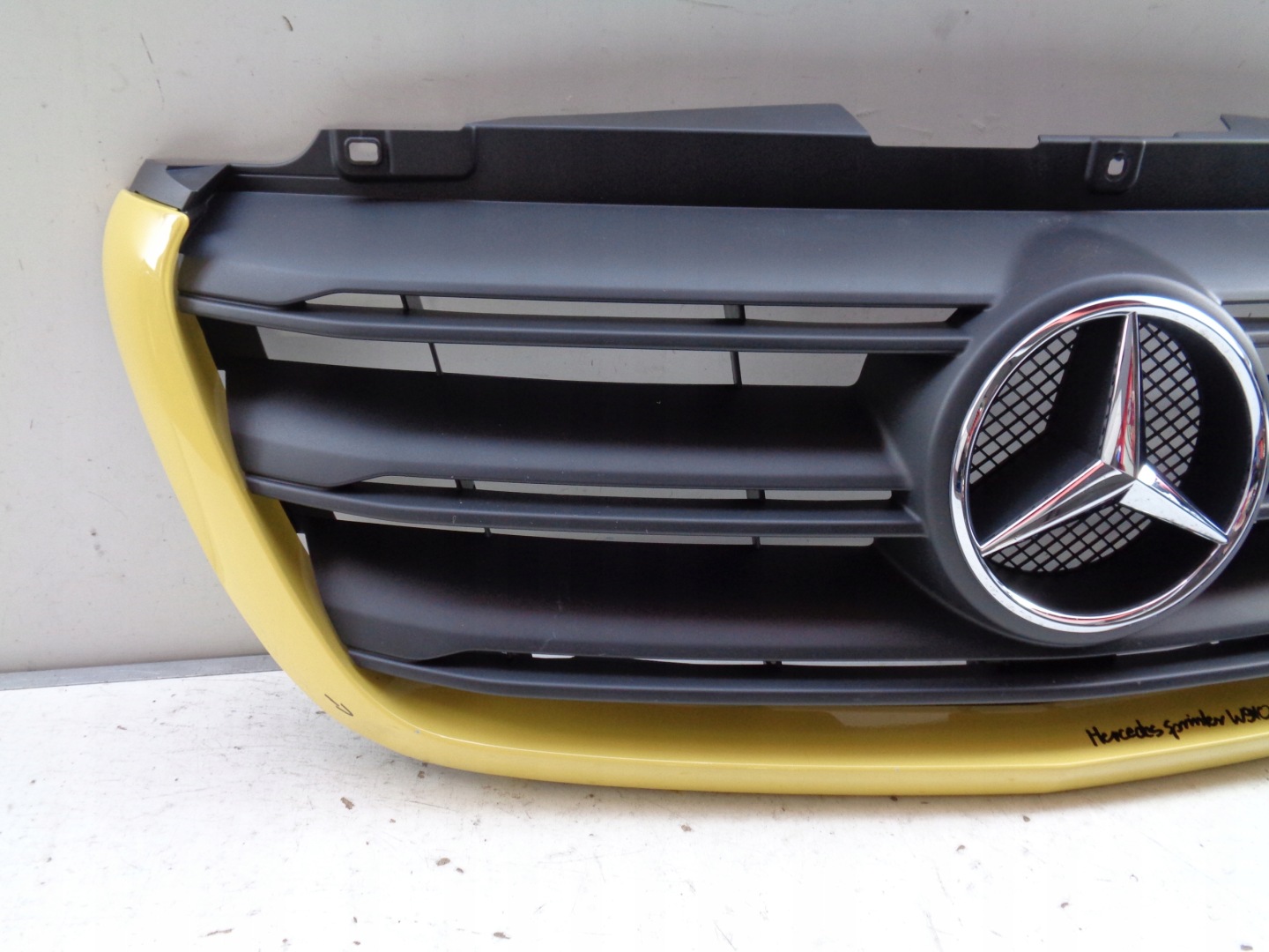 Mercedes-Benz Sprinter W910 Kühlergrill FRONTGRILL Kühlergitter A9108852800 - Thumbnail 3