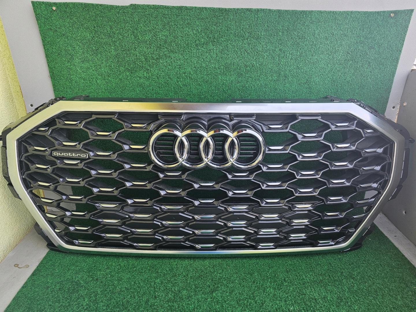 Audi Q3 Kühlergrill FRONTGRILL Kühlergitter 83F853651AG - Thumbnail 1