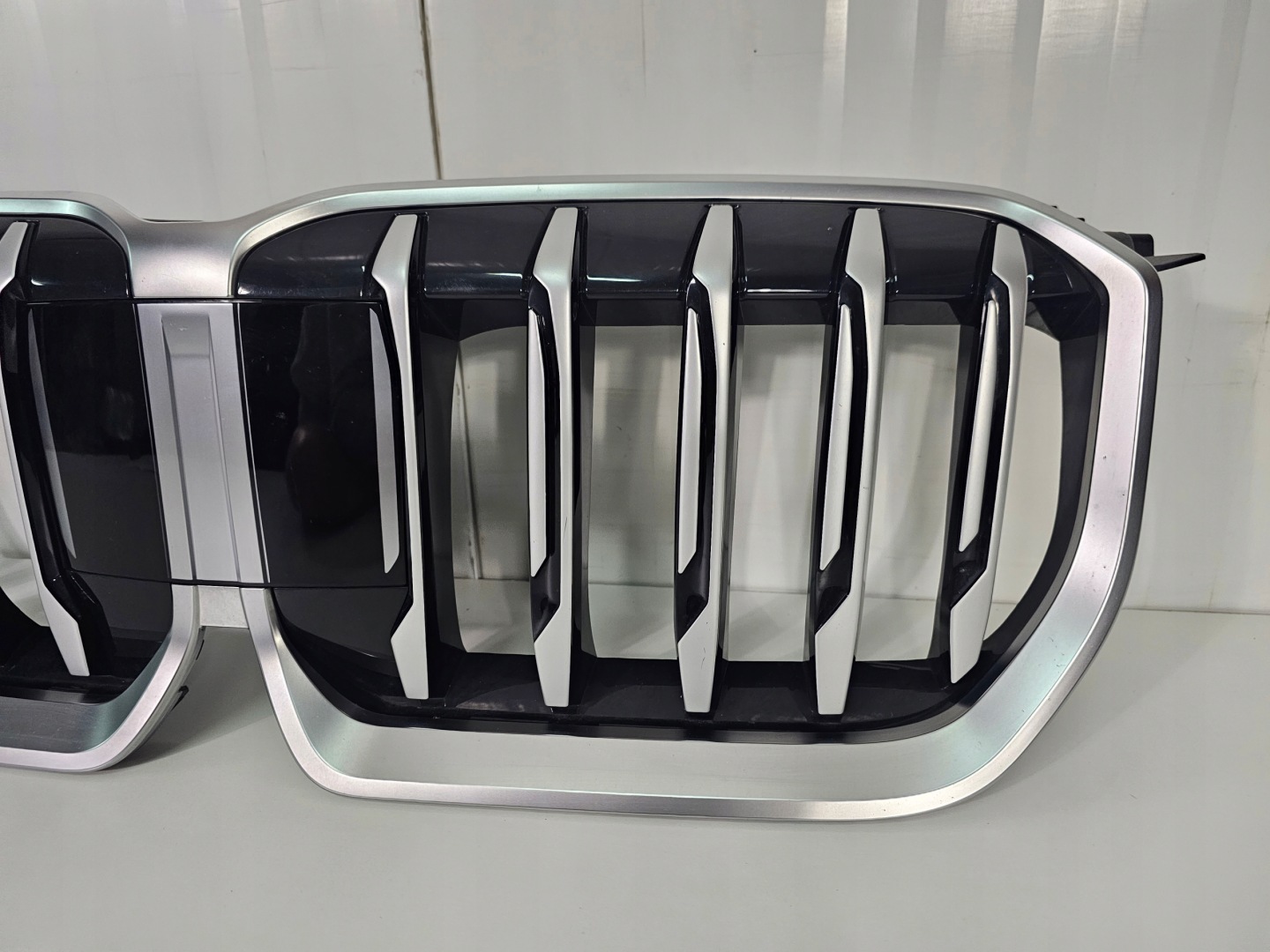 BMW iX1 U11 Kühlergrill FRONTGRILL Kühlergitter 9880301 - Thumbnail 4
