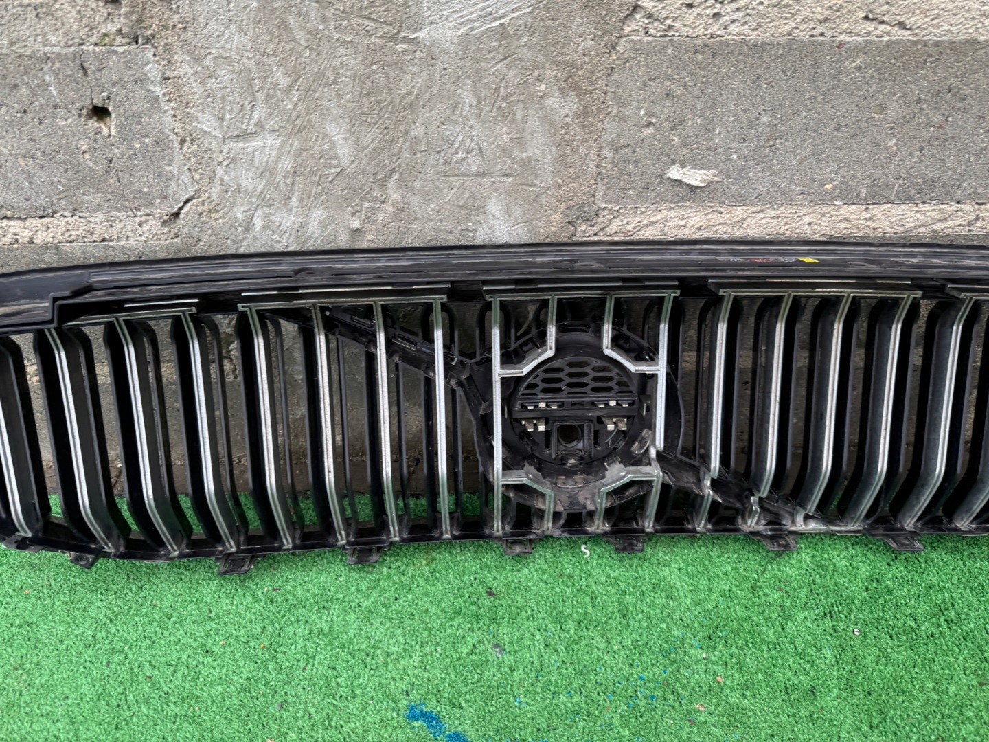Volvo XC40 Kühlergrill FRONTGRILL Kühlergitter 31479417OR - Thumbnail 9