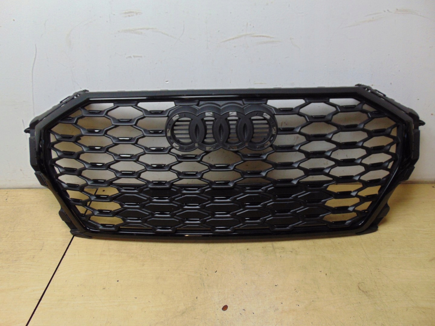 Audi Q3 Kühlergrill FRONTGRILL Kühlergitter 83F853651B - Thumbnail 2