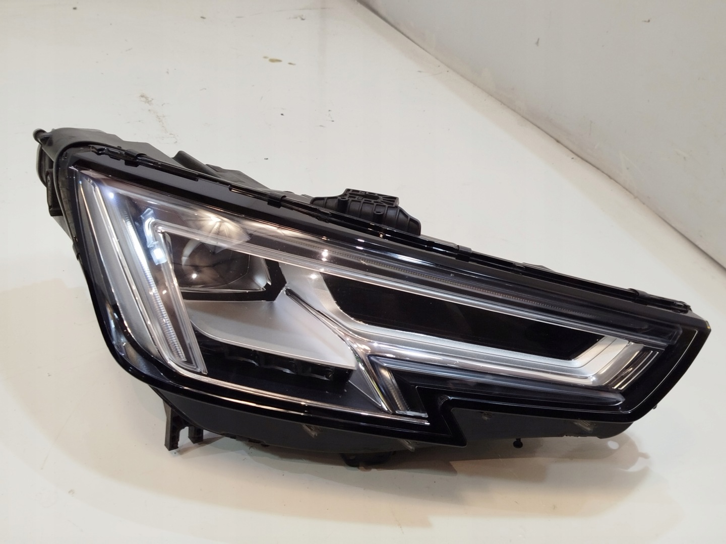 Frontscheinwerfer Audi A4 B9 8W0941034A Bi-Xenon Rechts Scheinwerfer Headlight - Thumbnail 1