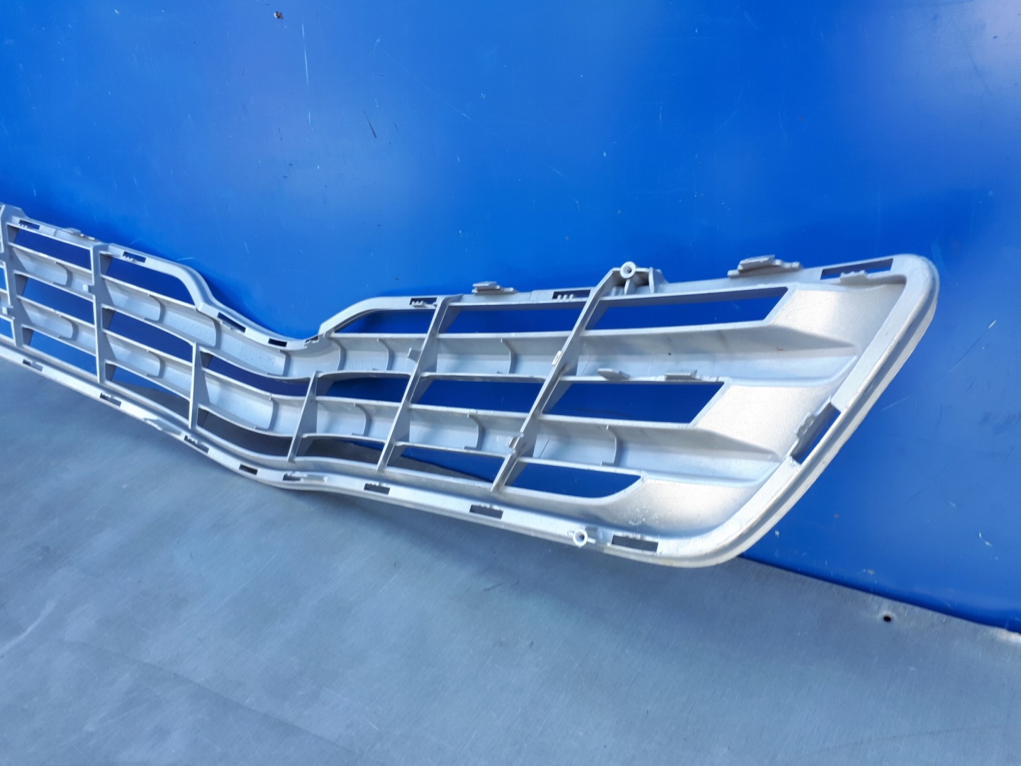 Toyota Verso AR2 Kühlergrill FRONTGRILL Kühlergitter 531110F070 - Thumbnail 8