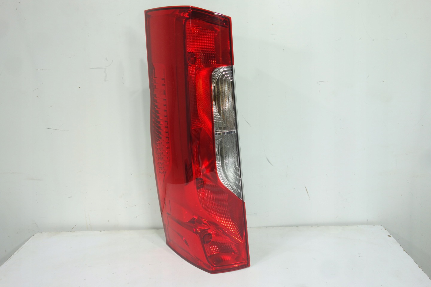 Mercedes-Benz Sprinter W910 Rückleuchte A9108200000 Rearlamp - Thumbnail 1