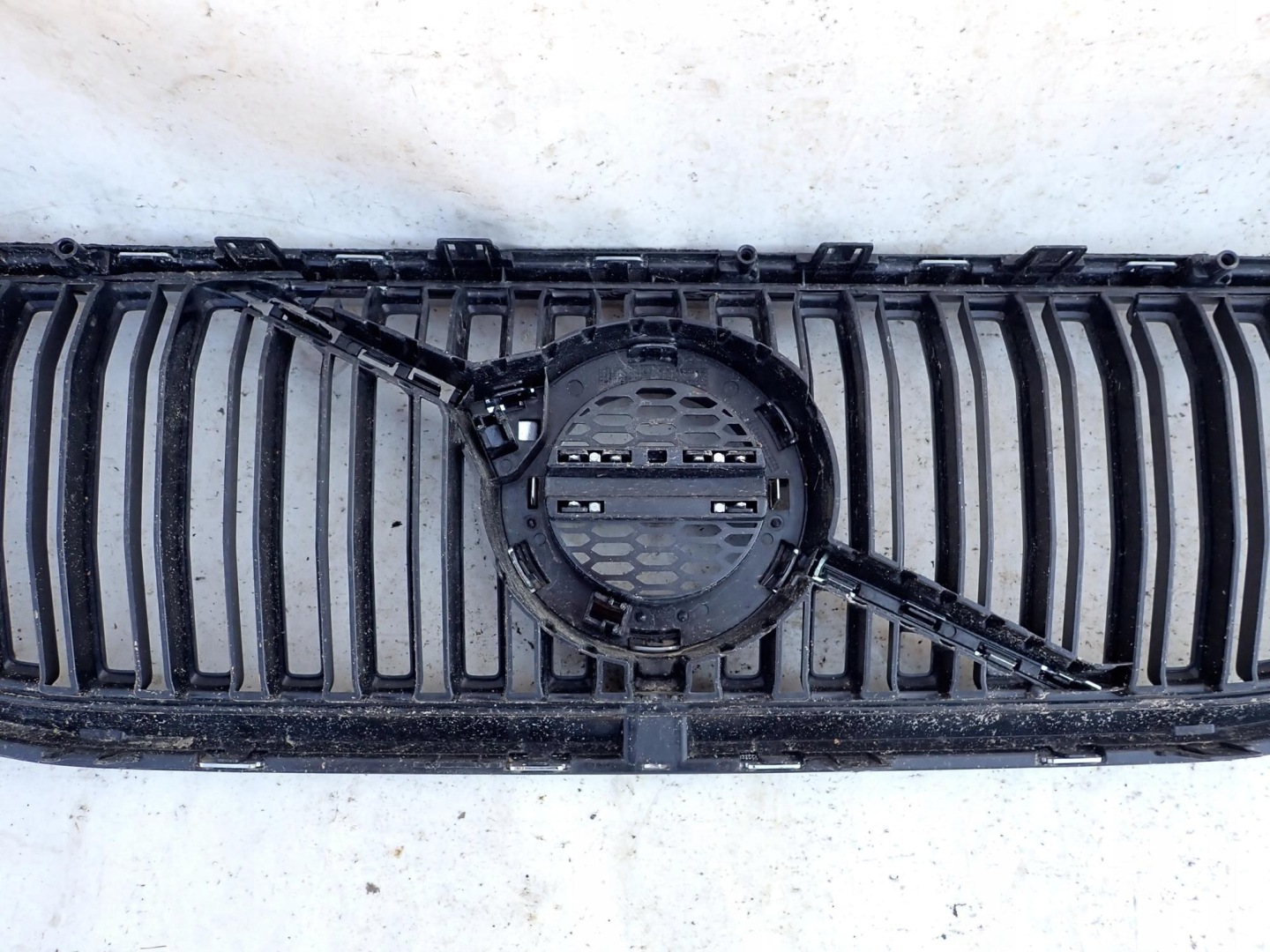 Volvo S60/V60 S60 Kühlergrill FRONTGRILL Kühlergitter 32132212 - Thumbnail 9