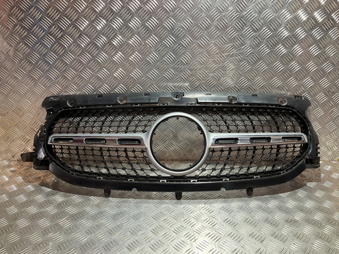 Mercedes-Benz GLA W247 Kühlergrill FRONTGRILL Kühlergitter A2478883800 - Thumbnail 1