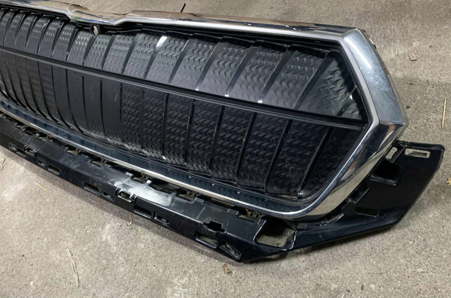 Skoda Enyaq 5LA Kühlergrill FRONTGRILL Kühlergitter 5LA8536530E - Thumbnail 5