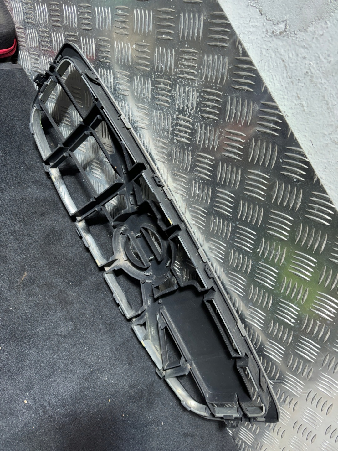 Volvo S70/V70/XC70 XC70 Kühlergrill FRONTGRILL Kühlergitter 31283903 - Thumbnail 12