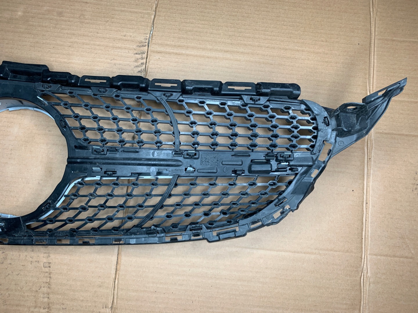 Mercedes-Benz C-Klasse W205 Kühlergrill FRONTGRILL Kühlergitter W2058800330 - Thumbnail 9