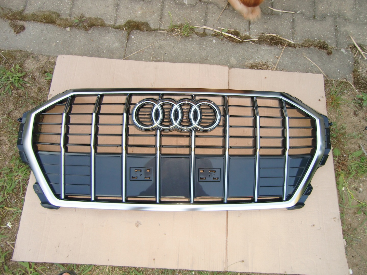 Audi Q3 Kühlergrill FRONTGRILL Kühlergitter 83A853651 - Thumbnail 1