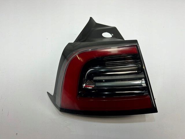 Tesla Model 3 003 Rückleuchte Rearlamp - Thumbnail 1