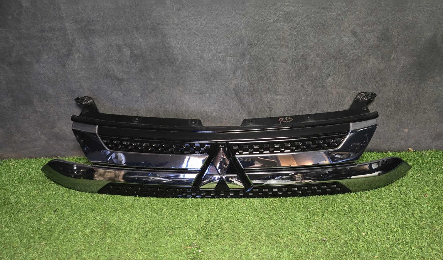 Mitsubishi Outlander CU0W Kühlergrill FRONTGRILL Kühlergitter - Thumbnail 1