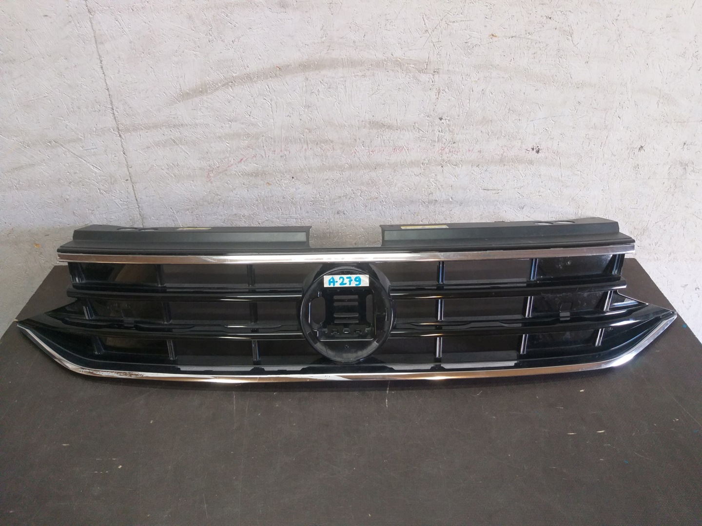 VW Tiguan Kühlergrill FRONTGRILL Kühlergitter 5NA853651BE - Thumbnail 1