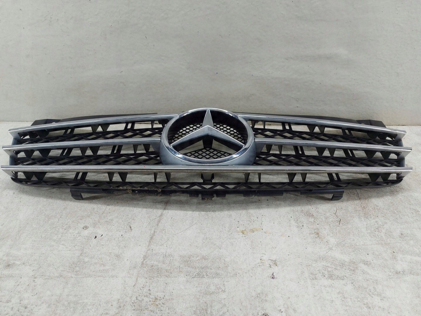 Mercedes-Benz Vito W639 Kühlergrill FRONTGRILL Kühlergitter A6398800083 - Thumbnail 7