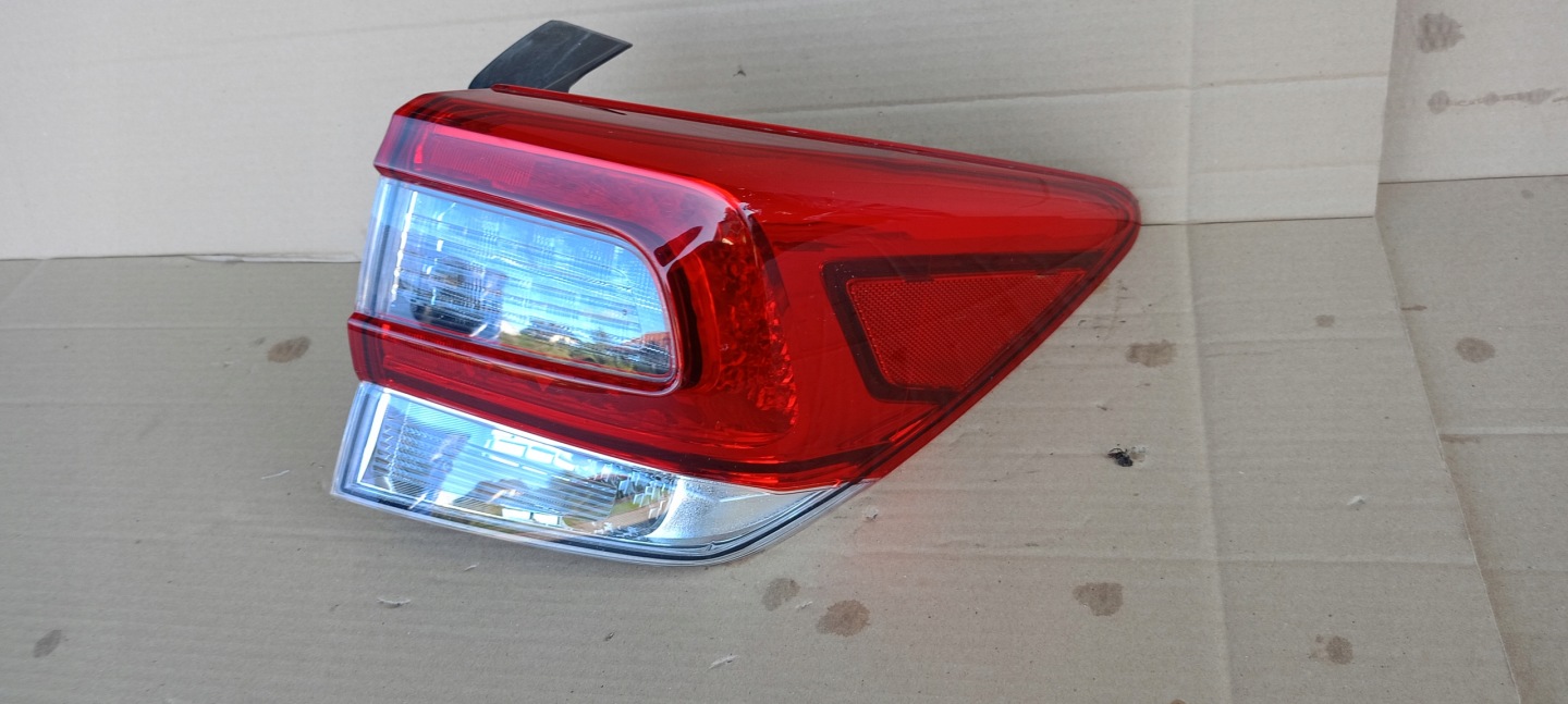 Subaru XV G5 Rückleuchte 84201FL100842 Rearlamp - Thumbnail 1