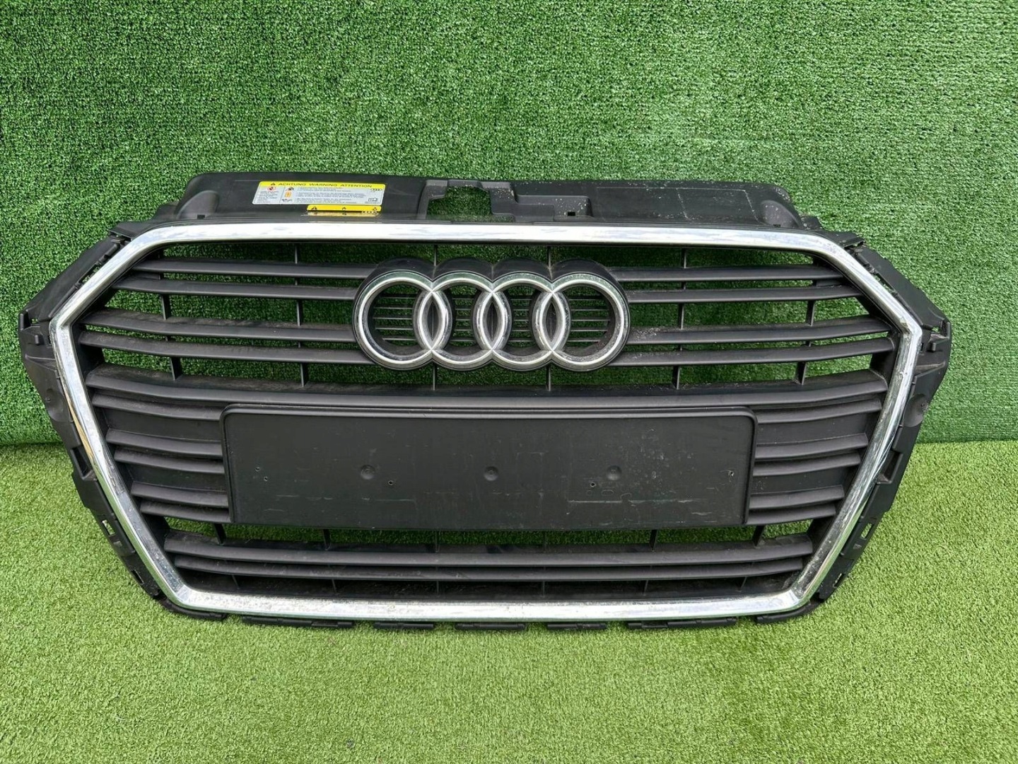 Audi A3 8V Kühlergrill FRONTGRILL Kühlergitter 8V3853651AA - Thumbnail 1