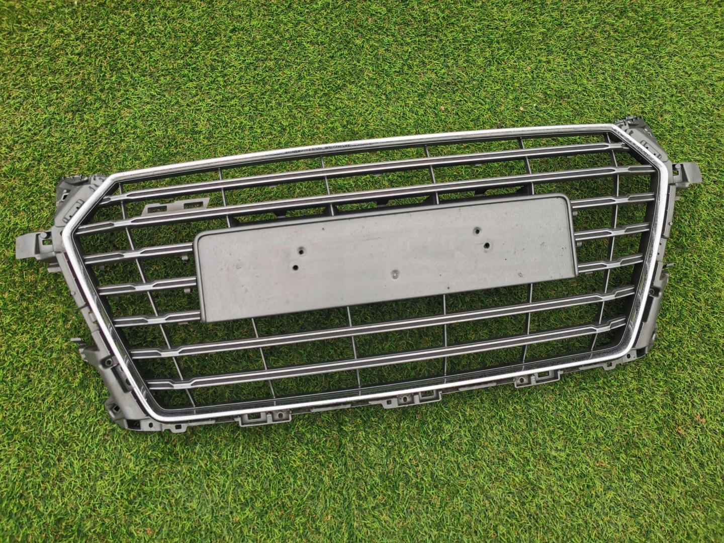 Audi TT 8S Kühlergrill FRONTGRILL Kühlergitter 8S0853651AG - Thumbnail 1