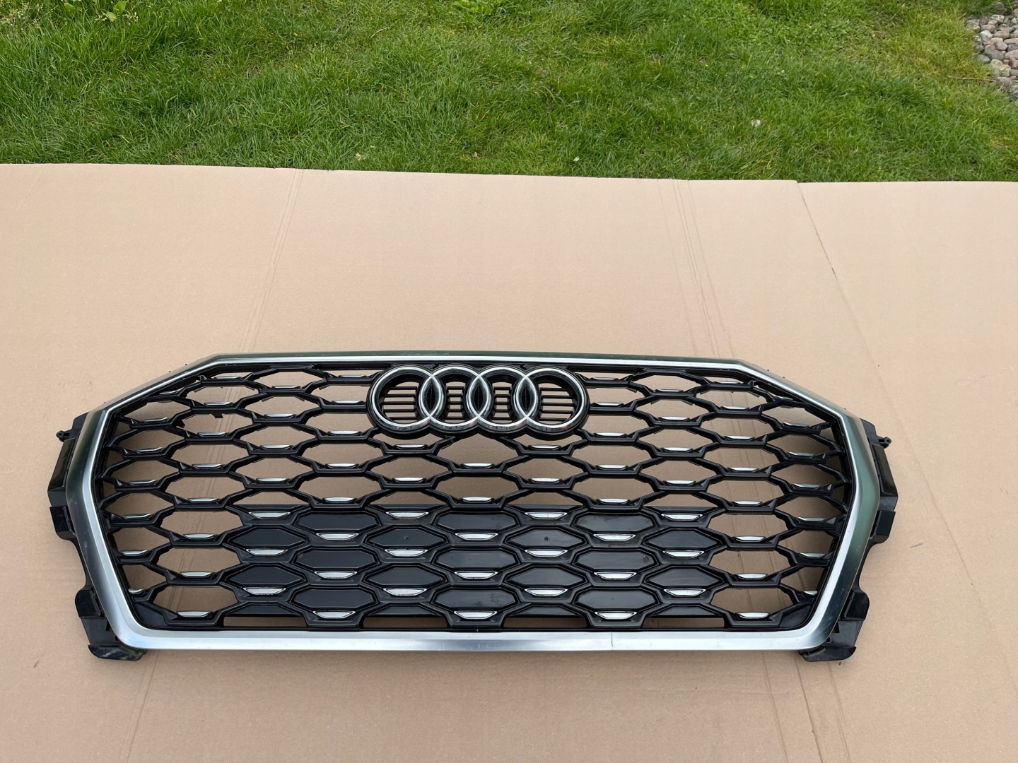 Audi Q3 Kühlergrill FRONTGRILL Kühlergitter 83F853651 - Thumbnail 1