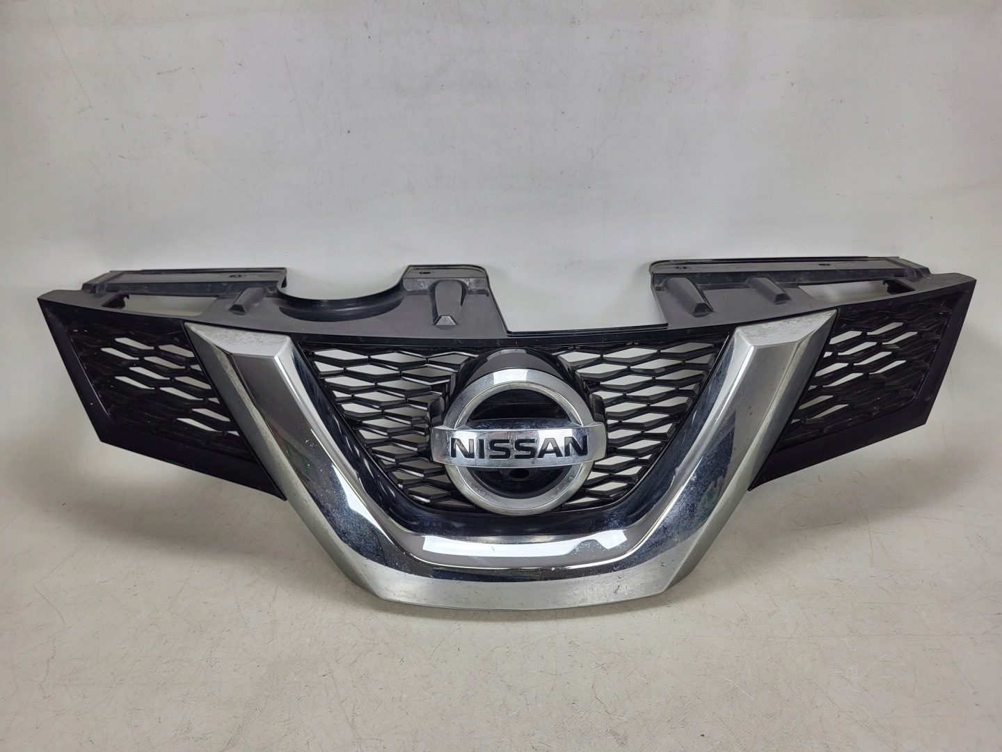 Nissan X-Trail T32 Kühlergrill FRONTGRILL Kühlergitter 623104CE0A - Thumbnail 1