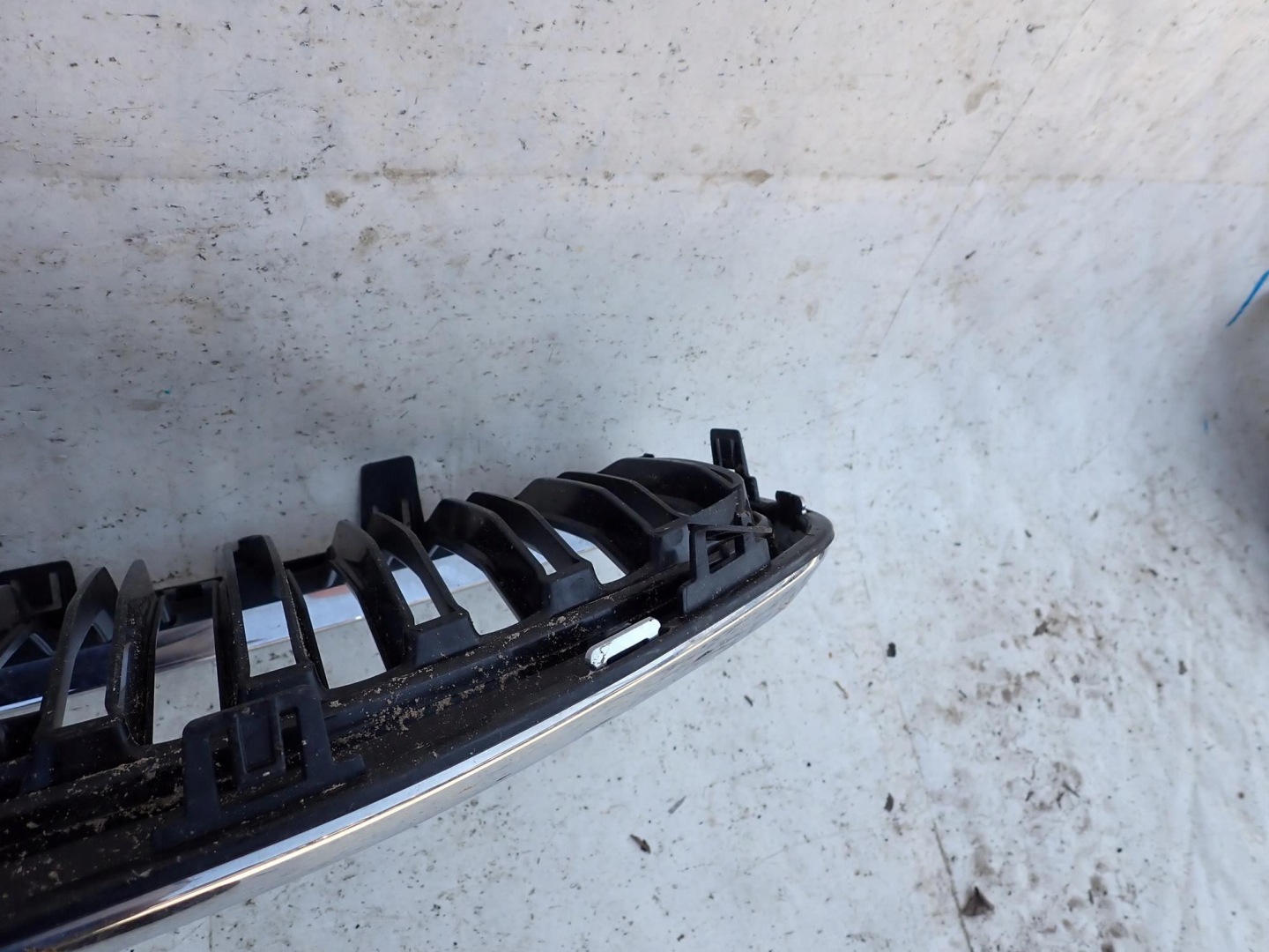 Volvo S60/V60 S60 Kühlergrill FRONTGRILL Kühlergitter 32132212 - Thumbnail 12