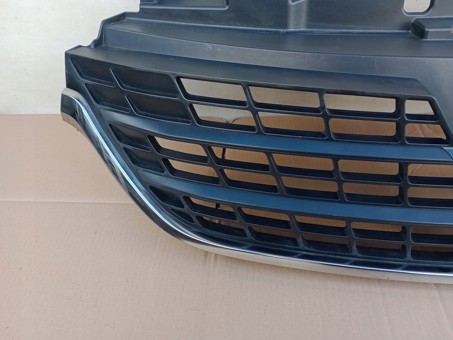 Renault Trafic L Kühlergrill FRONTGRILL Kühlergitter 623105226R - Thumbnail 4