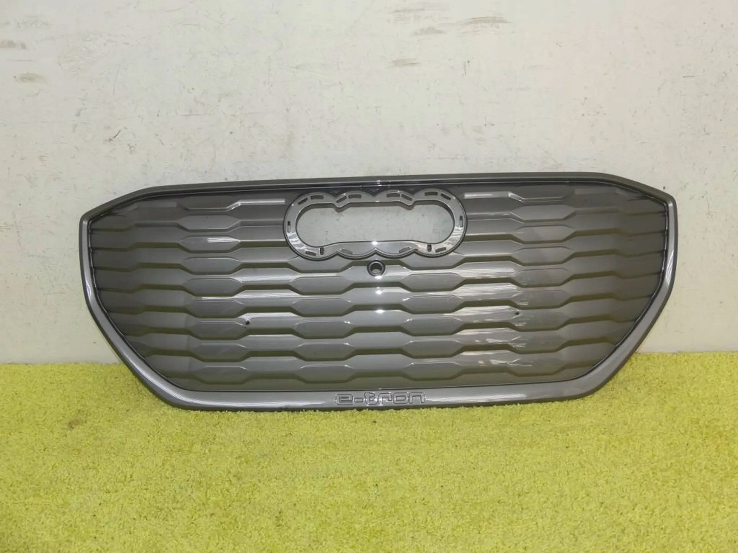 Audi Q4 Kühlergrill FRONTGRILL Kühlergitter 89A853653 - Thumbnail 1