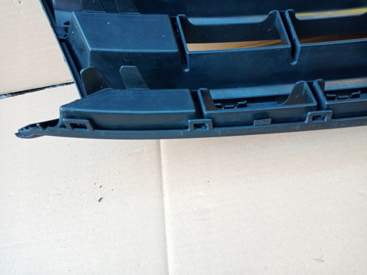 VW Amarok 2HH Kühlergrill FRONTGRILL Kühlergitter 2HH853653 - Thumbnail 10