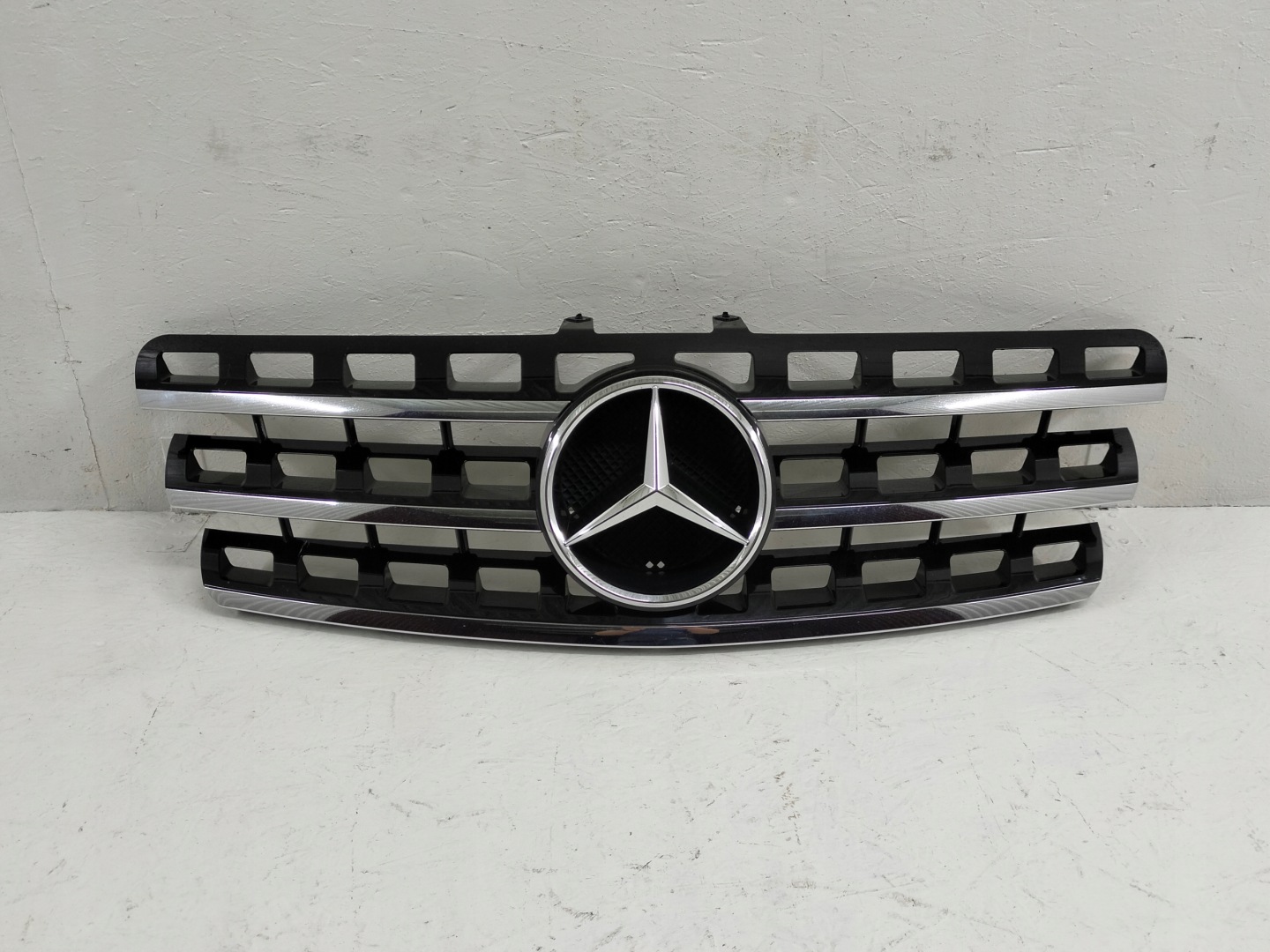 Mercedes-Benz M-Klasse W164 Kühlergrill FRONTGRILL Kühlergitter A1648801985 - Thumbnail 1