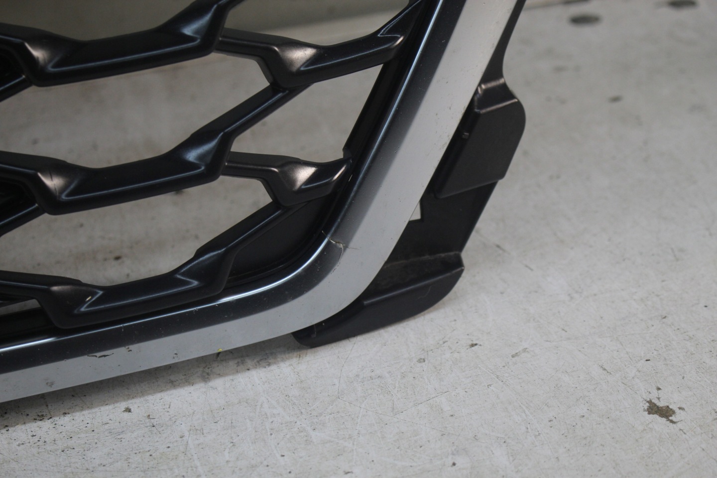 Audi Q3 Kühlergrill FRONTGRILL Kühlergitter 83F853651 - Thumbnail 3