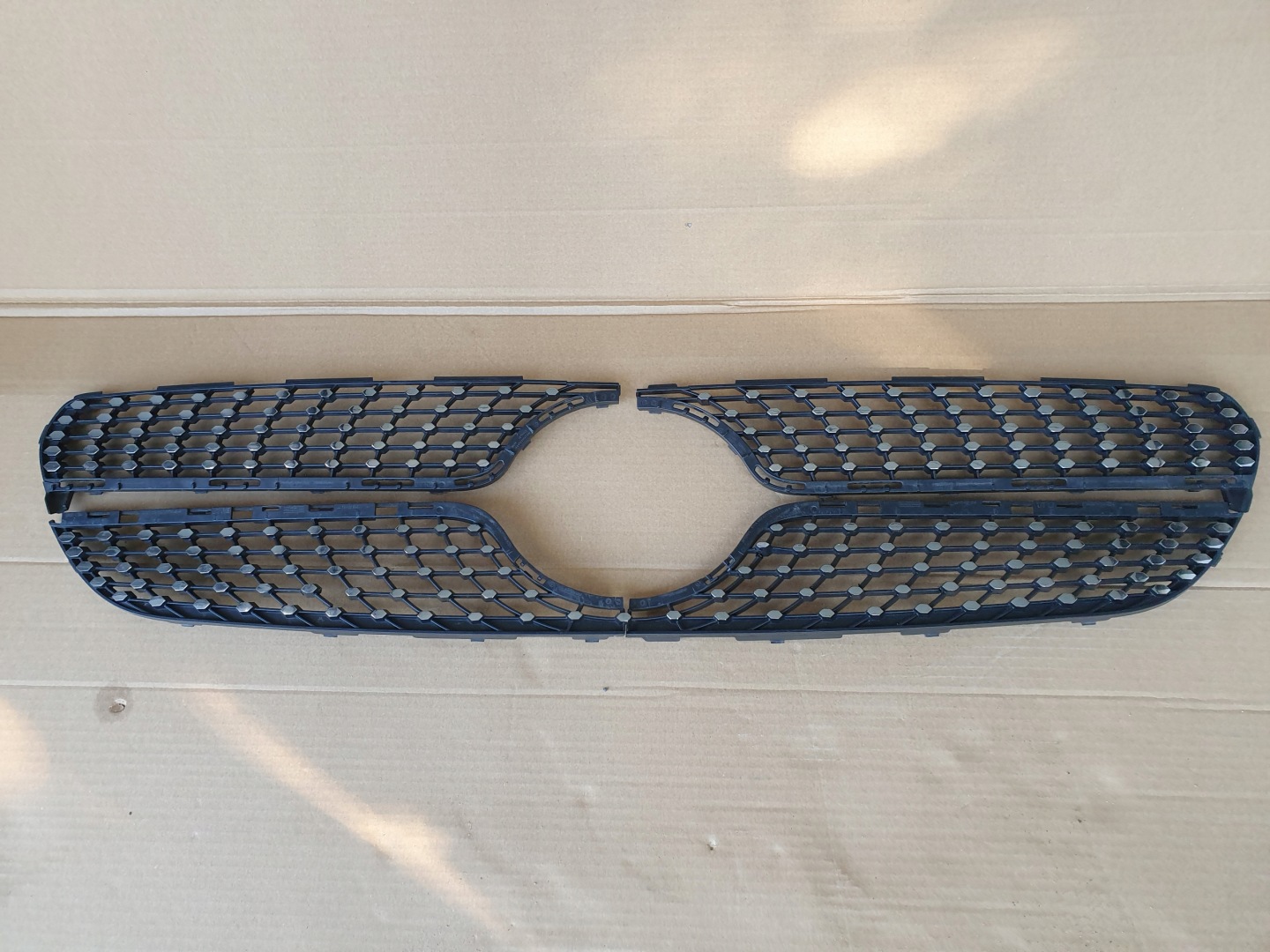 Mercedes-Benz C-Klasse W205 Kühlergrill FRONTGRILL Kühlergitter A2058881260 - Thumbnail 1