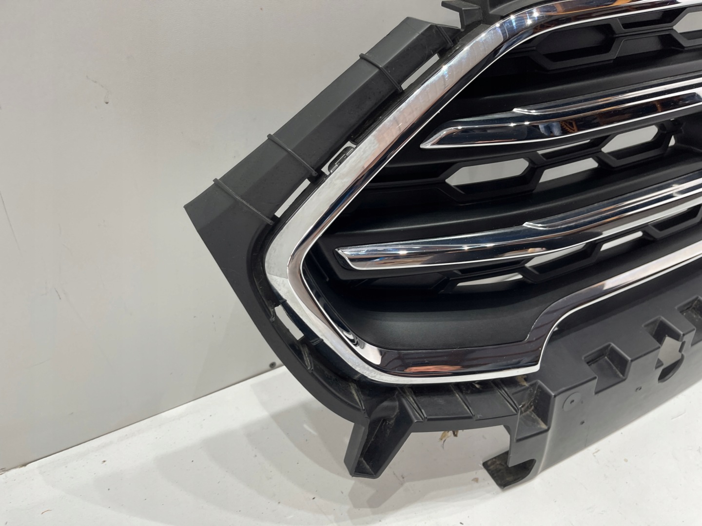Ford EcoSport Kühlergrill FRONTGRILL Kühlergitter GN1517B968 - Thumbnail 2
