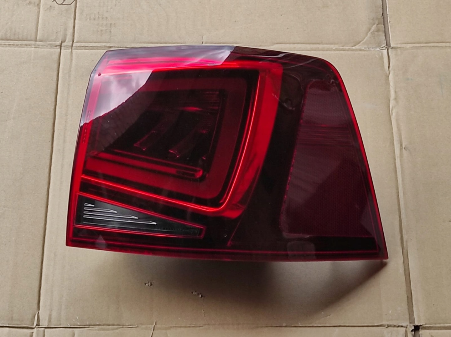SEAT Alhambra 7N Rückleuchte 7N5945208 Rearlamp - Image 1
