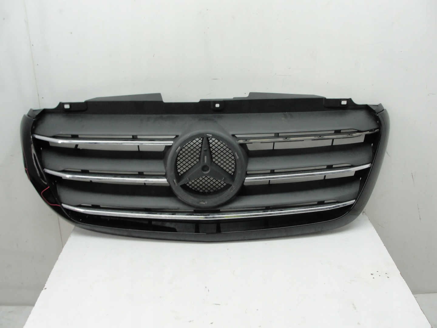 Mercedes-Benz Sprinter W910 Kühlergrill FRONTGRILL Kühlergitter A9108852700 - Thumbnail 1