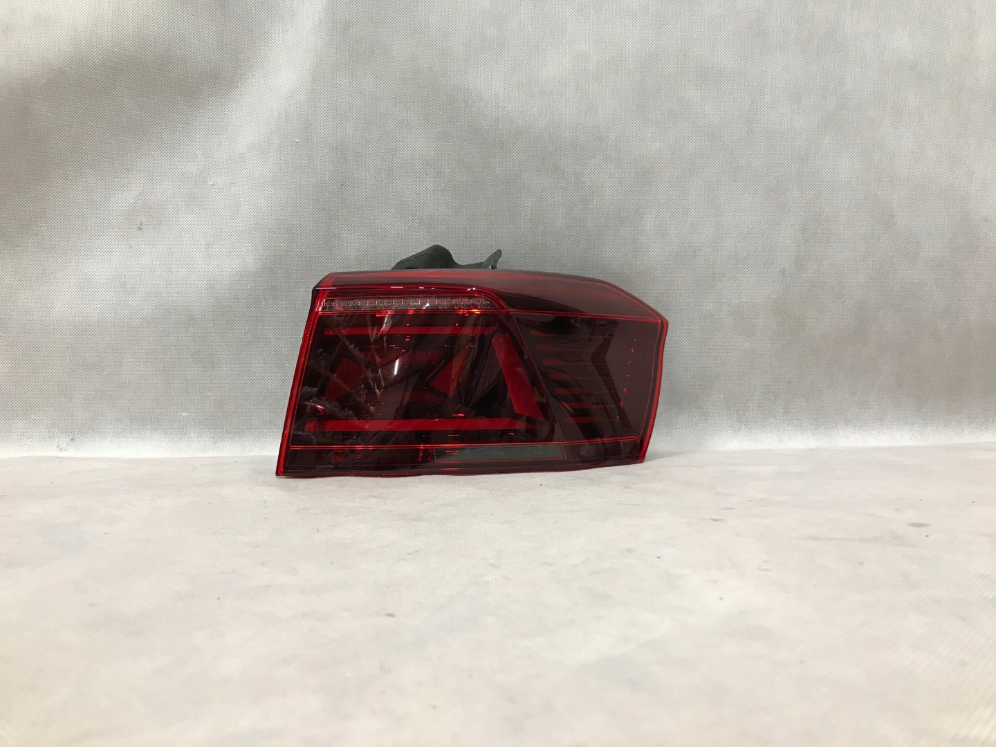 VW Passat B8 Rückleuchte 3G9945208P Rearlamp - Thumbnail 1