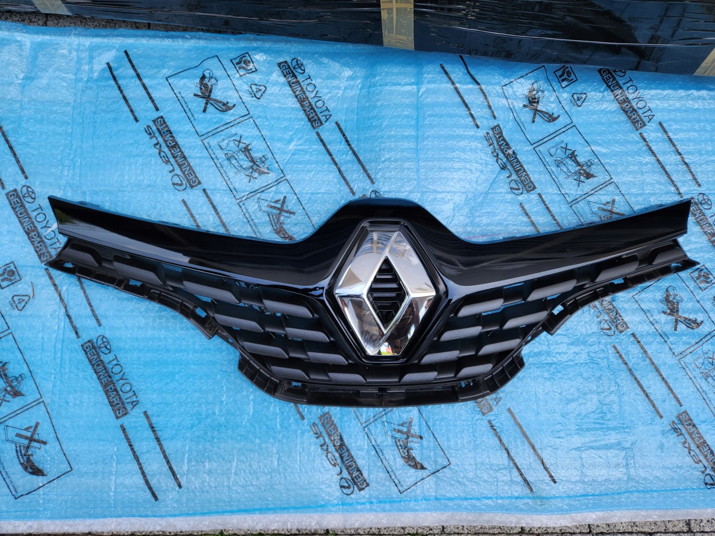 Renault ScĂ©nic I JA Kühlergrill FRONTGRILL Kühlergitter - Thumbnail 1