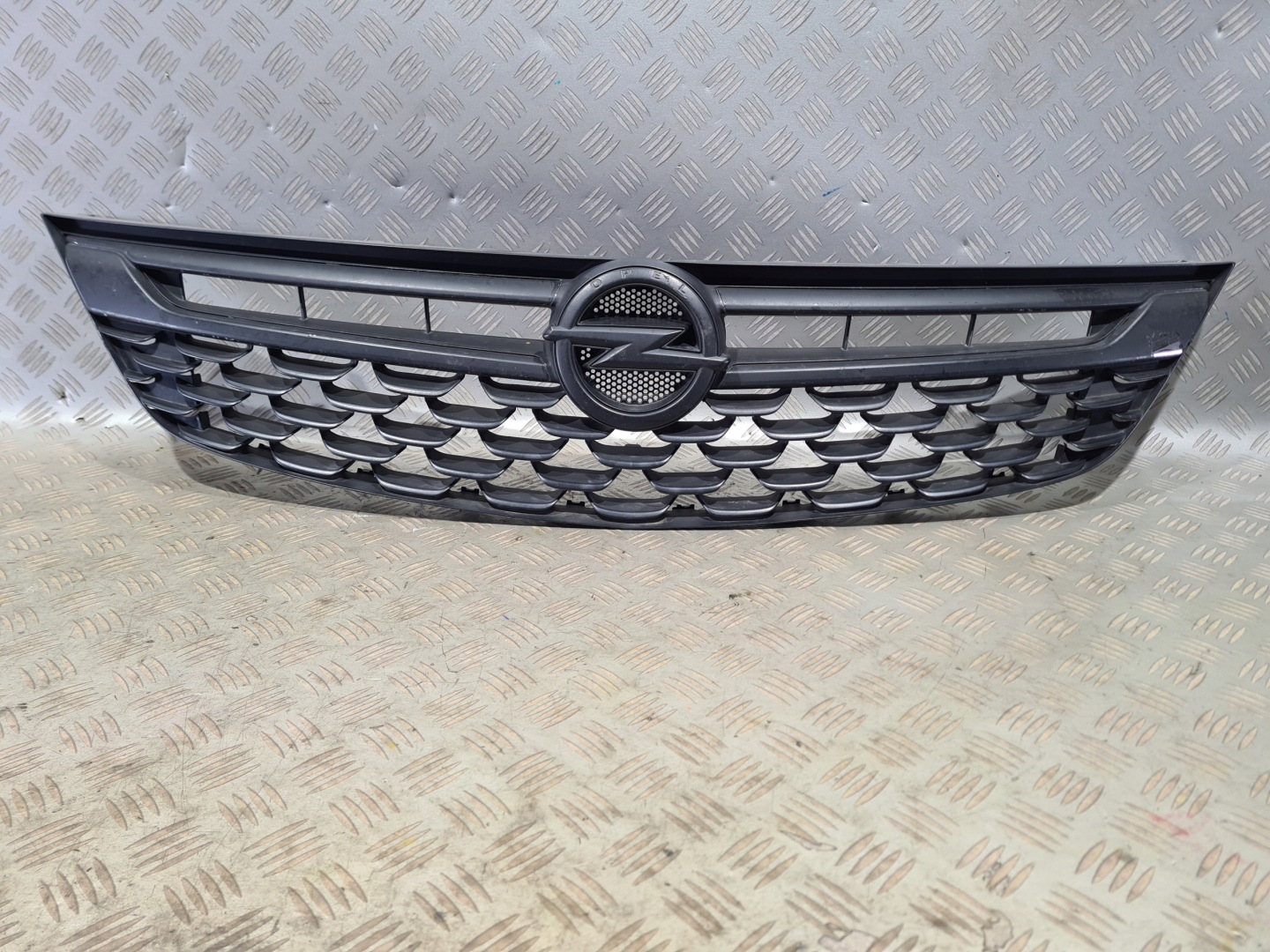 Opel Astra Kühlergrill FRONTGRILL Kühlergitter 13464791 - Thumbnail 1
