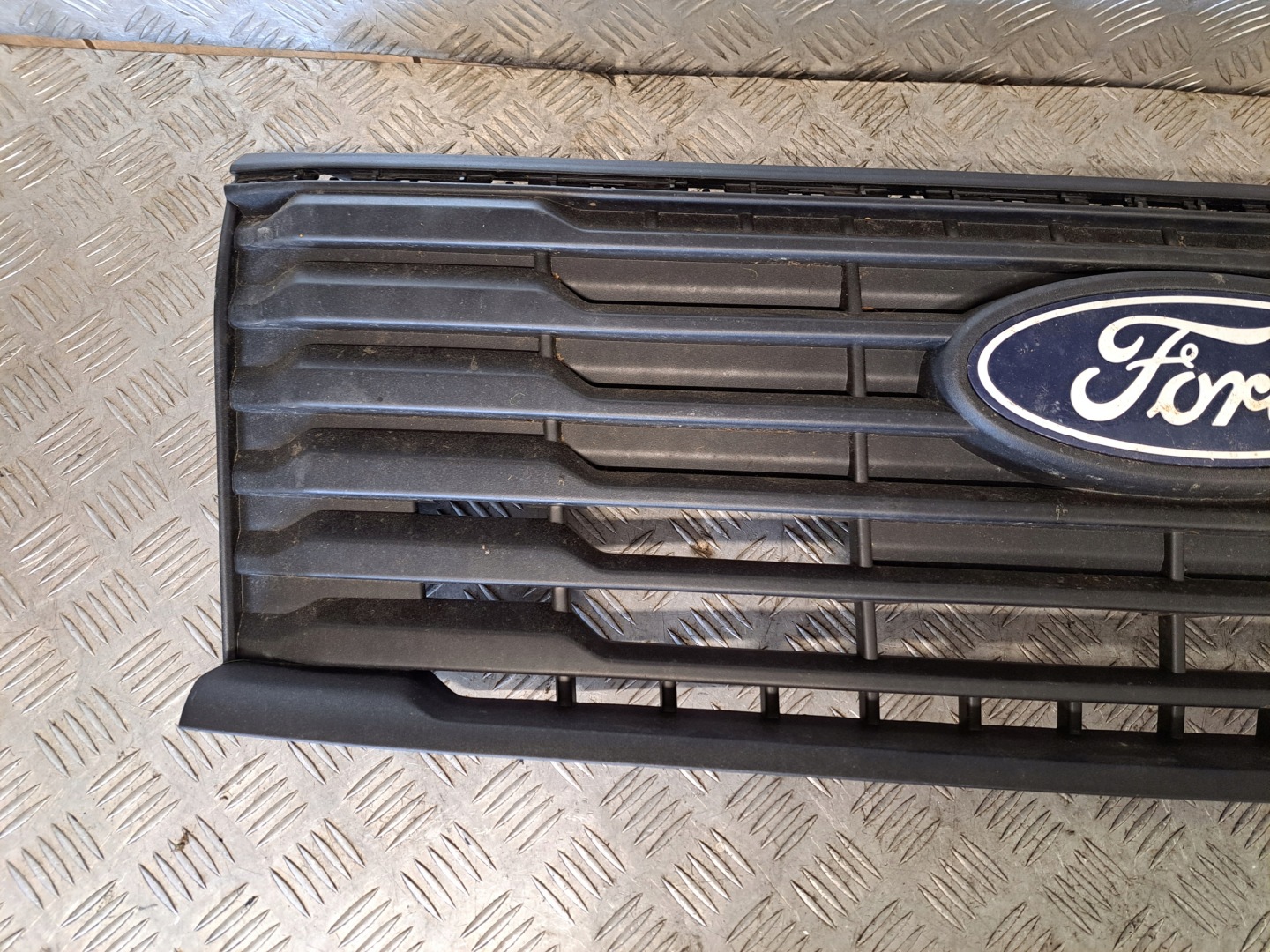 Ford Courier Focus III Mk3 Kühlergrill FRONTGRILL Kühlergitter - Thumbnail 3