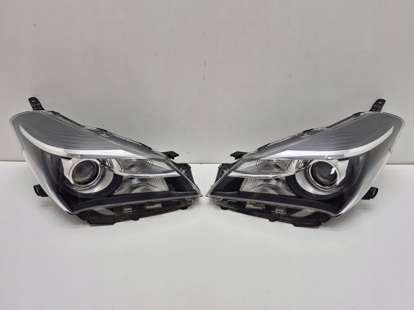 Frontscheinwerfer Toyota Yaris I P1 Facelift LED Links Scheinwerfer Headlight - Thumbnail 1