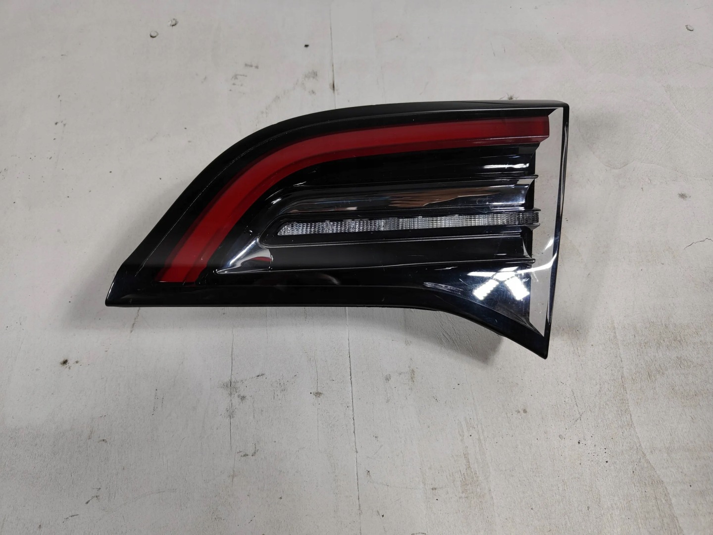 Tesla Model Y 005 Rückleuchte 150208900C Rearlamp - Thumbnail 1