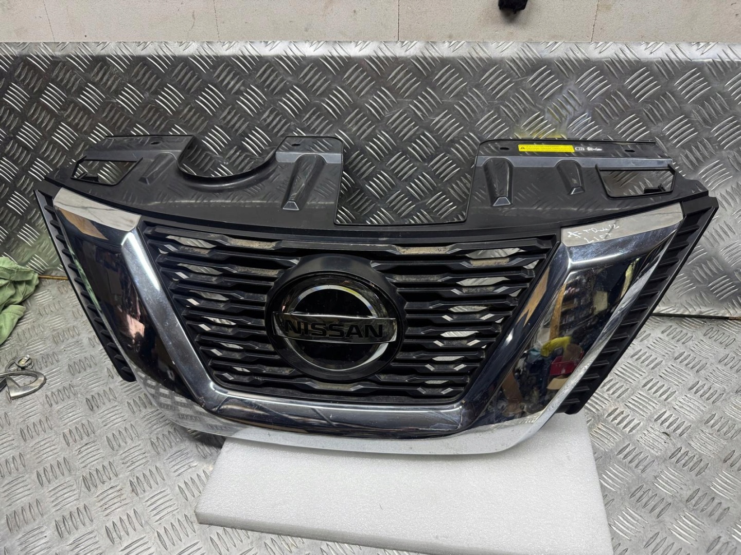 Nissan X-Trail T32 Kühlergrill FRONTGRILL Kühlergitter 62310FW0B6 - Thumbnail 7